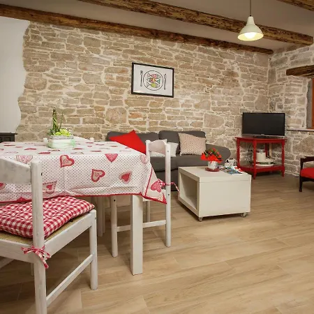 Spacious Holiday Near Sea In *